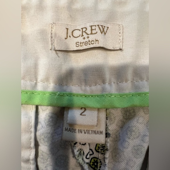 J.Crew Chino Stretch City Fit Lt. Green & White Geo Print Shorts Size 2 - Picture 4 of 5
